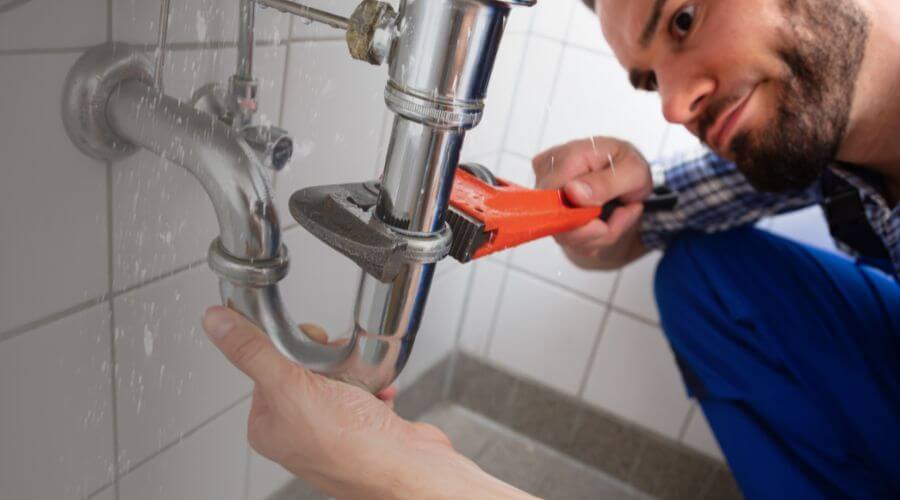 Expert burst pipe repair services in Grimes, IA